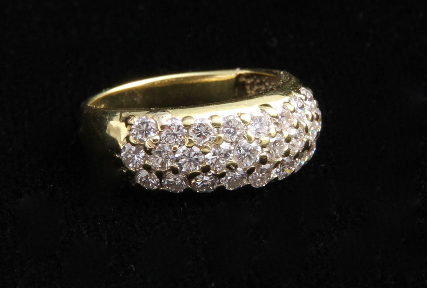 18K Pave Set Diamond Ring